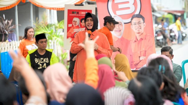Calon Wali Kota Makassar, Indira Yusuf Ismail saat bersilaturahmi dengan warga belum lama ini. (Foto: Istimewa)