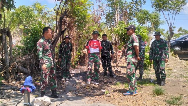 Dansatgas TMMD ke-122 Kodim 1425 Jeneponto, Letkol Inf Muhammad Amin saat meninjau titik sumur bor Di Desa Tuju, Kecamatan Bangkala, Jeneponto, Selasa (22/10/2024). (Foto: Istimewa)