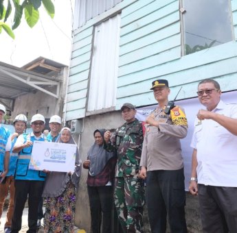 Momentum Hari Listrik Nasional, Donasi Pegawai PLN Nyalakan Mimpi 295 Rumah Keluarga Pra Sejahtera di Sulselrabar