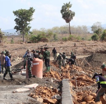 Hari ke-25 Program TMMD ke-122, Pengerjaan Talud di Desa Tuju Jeneponto Capai 85 Persen