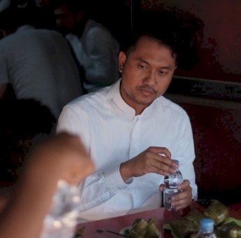 Blusukan ke Pasar Jongkok Antang, Seto Borong Kue Tradisional hingga Santap Coto