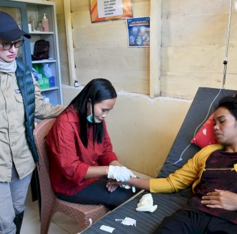 Pastikan Layanan Kesehatan Di Daerah Terpencil Berjalan Baik, Indah Kunjungi Puskesmas Seko Barat