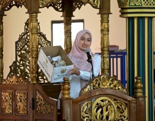 Indah Putri Indriani Kampanyekan Sedekah Seribu