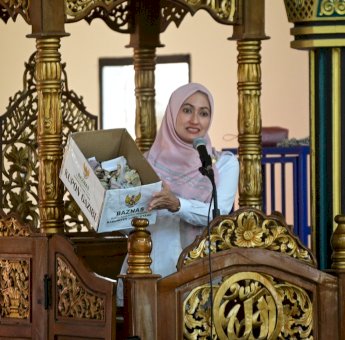 Indah Putri Indriani Kampanyekan Sedekah Seribu