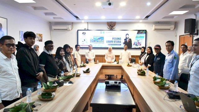 Bupati Luwu Utara Indah Putri Indriani melaunching Website Pesona Bulan Luwu Utara di Command Center Kantor Bupati Luwu Utara. (ist)