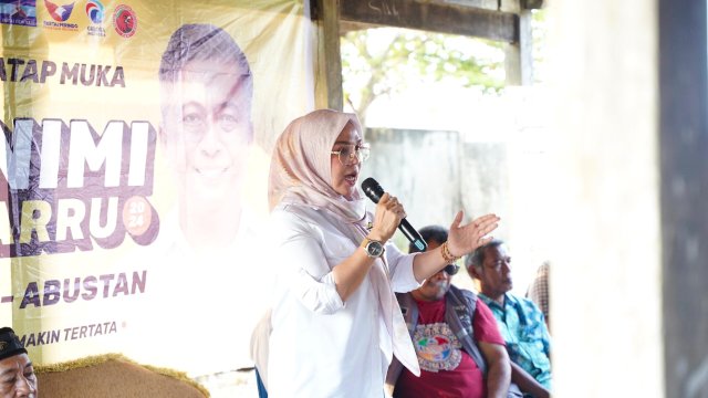 Ket: Andi Ina Kartika Sari saat kampanye tatap muka di Dusun Temmireng, Kelurahan Takkalasi, Kecamatan Balusu