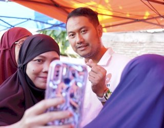 Program Seragam Sekolah Gratis Bikin Warga Mapala Dukung Seto-Rezki