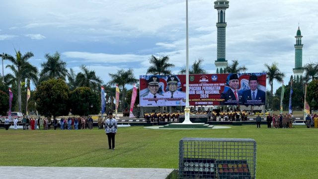 Pemerintah Kabupaten Kutai Timur (Kutim) menggelar upacara untuk memperingati hari guru, Senin (25/11/2024).
