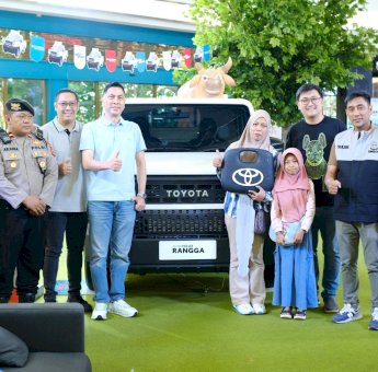 Mimpi Pedagang Buah Asal Gowa Terwujud Usai Menangkan Hilux Rangga dari Kalla Toyota