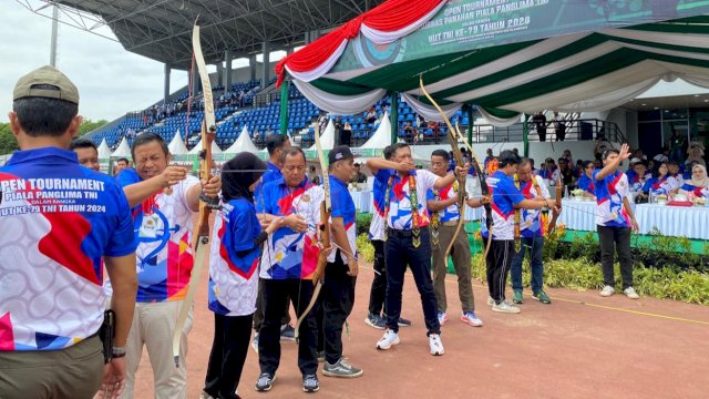 Kejuaraan Open Turnamen Panahan Piala Panglima TNI 2024, bertempat di Stadion Gelora Kadrie Oening, Samarinda, Jumat (01/11/2024). (Dok. Republiknews.co.id / Nr)