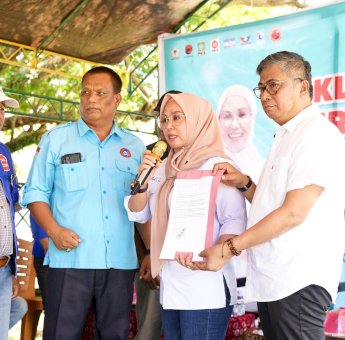 Ratusan Buruh dan Pekerja se-Kabupaten Barru Deklarasi Dukungannya ke Andi Ina dan Abustan