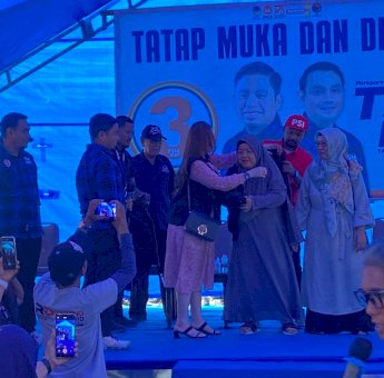 Ustadzah Andi Fatima Dukung Tasming-Hermanto: Pemimpin Merakyat yang Dekat dengan Warga