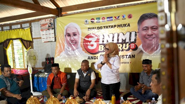 Ket: Andi Ina Kartika Sari saat bertemu tokoh masyarakat Dusun Pacore