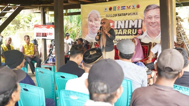 Ket: Andi Ina Kartika Sari dan Abustan kampanye di Pujananting