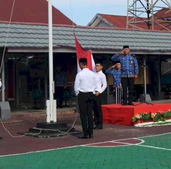 Lapas IIA Parepare Tanamkan Nasionalisme di Hari Pahlawan, Warga Binaan Jadi Pengibar Bendera