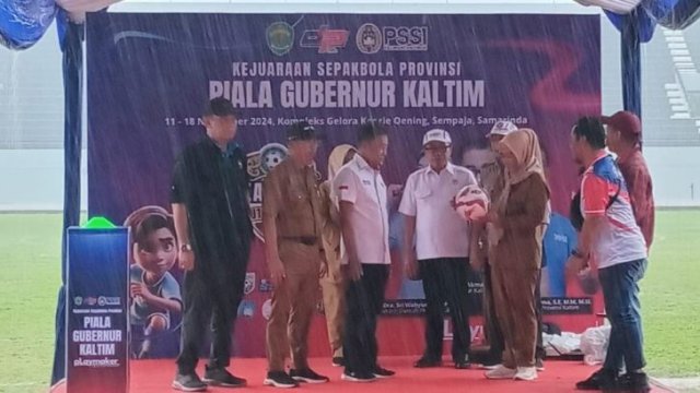 Pembukaan Kejuaraan Sepak Bola Piala Gubernur Kaltim untuk kelompok usia U-13 dan U-15 di GOR Kadrie Oening.(Dok.Republiknews.co.id/Nr)