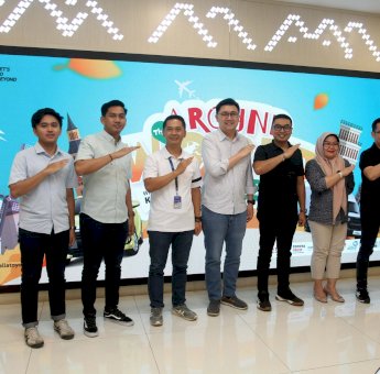 Pengunjung Around The World by Kalla Toyota Berkesempatan Dapat Voucher Belanja