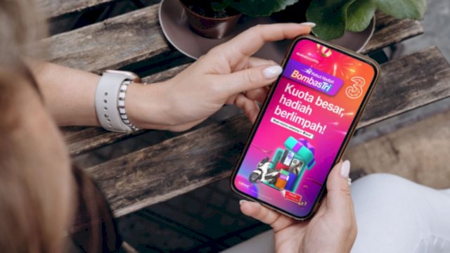 Tri kembali tawarkan program spesial bagi pelanggan melalui Kebut Hadiah BombasTri sebagai bentuk perayaan di akhir tahun. (Dok. Indosat Ooredoo Hutchison)