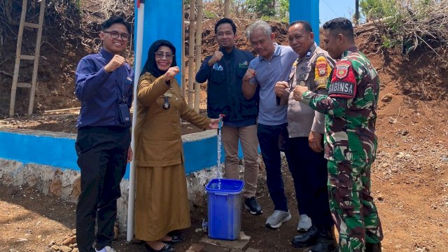 PT PLN (Persero) melalui UIP Sulawesi berhasil memberikan manfaat air bersih kepada masyarakat di Dusun Joko, Desa Bangkala Loe, Kecamatan Bontoramba, Kabupaten Jeneponto. (Dok. Humas PLN UIP Sulawesi)