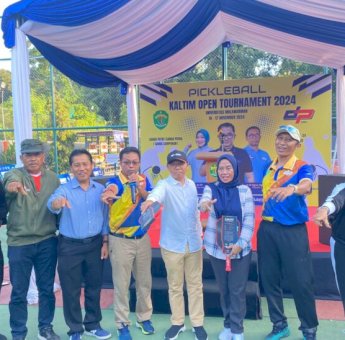 Dispora Tunjukkan Komitmen Pemerintah Kaltim untuk Olahraga Melalui Open Tournament Pickleball 2024