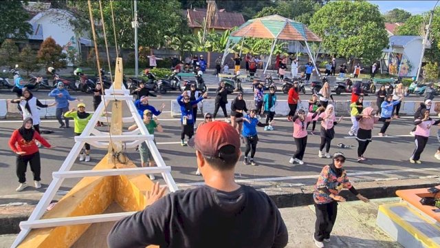 Ket: TSM-MO Zumba Bersama Warga Tonrangeng 