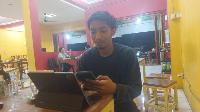 Ket: Alumni Pondok Pesantren DDI Mangkoso Thaariq Makhsen Miftah