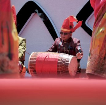 Pertama Kali, Pimpinan SKPD Persembahkan Tunrung Pakanjara’ di Hari Jadi Gowa