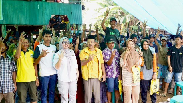 Ket: Calon Bupati Barru, Andi Ina Kartika Sari di Dusun Rumpia