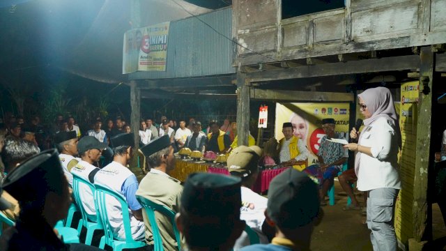 Ket: Calon Bupati Barru, Andi Kartika Sari di Desa Bulo Bulo