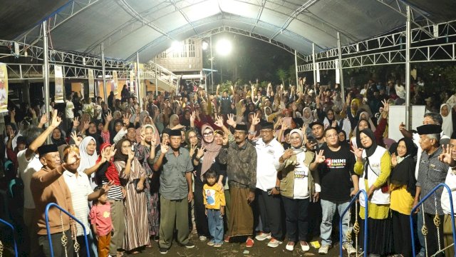 Ket: Calon Bupati Barru, Andi Ina Kartika Sari Kampanye di Lipukasi