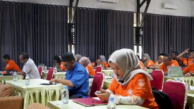 Dinas Koperasi, Usaha Kecil dan Menengah (Diskop UKM) Kutai Timur (Kutim) melalui Bidang Kelembagaan dan Pengawasan, menyelenggarakan pelatihan pengoperasian aplikasi akuntansi Koperasi angkatan I.