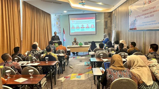 OJK Sulselbar bersama BPS menggelar Pelatihan Petugas Survei Nasional Literasi dan Inklusi Keuangan (SNLIK) 2025 sejak 28 hingga 30 November 2024 mendatang. (Dok. Humas OJK Sulselbar)