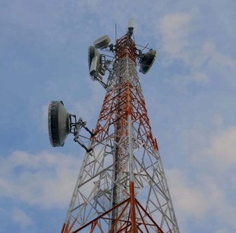 Terapkan Backbone Mikrowave iFlexiTrunk, Indosat dan ZTE Perluas Jaringan ke Wilayah Terpencil