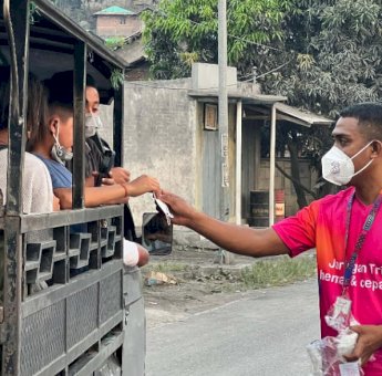 Indosat Fasilitasi Layanan Telekomunikasi Gratis bagi Korban Erupsi Gunung Lewotobi