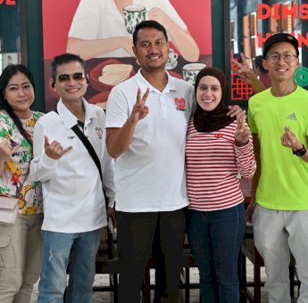 Representasi Pemimpin Muda dan Sehat, Seto Tempuh 9 Kilometer Temui Warga