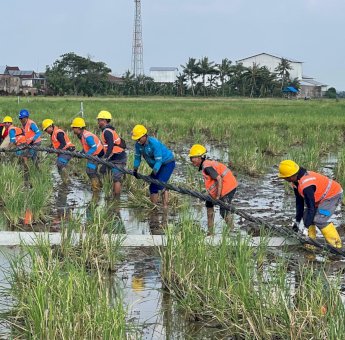 PLN Hadir untuk Korban Bencana di Kabupaten Sidrap pada Momen Hari Pahlawan