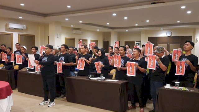 Laskar GowaTa mendeklarasikan dukungannya untuk pasangan Amir Uskara-Irmawati Haeruddin di Pilkada Gowa 2024. Deklarasi tersebut digelar di Hotel Jolin, Jalan Pengayoman, Makassar, Rabu (6/11/2024). (Foto: Istimewa)