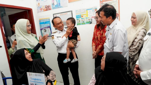 Pj Gubernur Sulsel, Prof Zudan Arif Fakrulloh saat me-launching Posyandu Era Baru 6 Standar Pelayanan Minimal (SPM), Rabu (6/11/2024). (Foto: Istimewa)