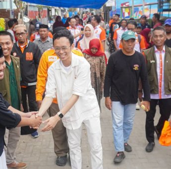Ilham Ari Fauzi Tampung Masalah dan Aspirasi Warga Dua Pulau di Makassar
