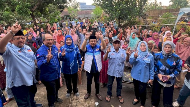 Calon Wakil Bupati Gowa, Darmawangsyah Muin saat kampanye tatap muka bersama warga di Kelurahan Bontomanai, Kecamatan Bontomarannu, Gowa, Jumat (8/11/2024). (Foto: Istimewa)