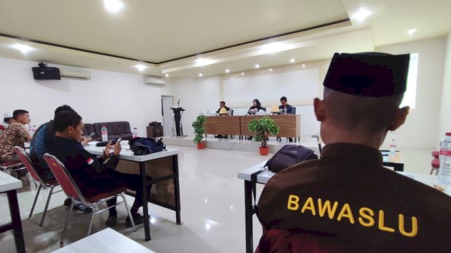 Bawaslu Kepulauan Selayar menggelar Rapat Kerja Teknis penyelesaian sengketa Pilkada 2024 di Hotel Raiyhan, Benteng, Selayar, Sabtu (9/11/2024). (Foto: Istimewa)