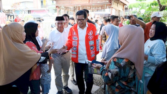 Calon Wakil Gubernur Sulsel nomor urut 1, Azhar Arsyad saat menemui relawannya di Bonto-bontoa, Kabupaten Gowa, Senin (11/11/2024). (Foto: Istimewa)