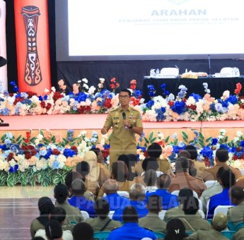 Hadirkan Seluruh ASN, Pj Gubernur Papua Selatan Sampaikan Arah Kebijakan Presiden