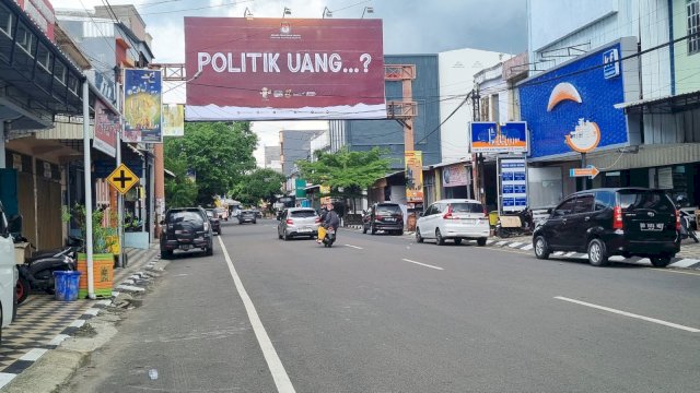 Ket: Baliho KPU Sulsel