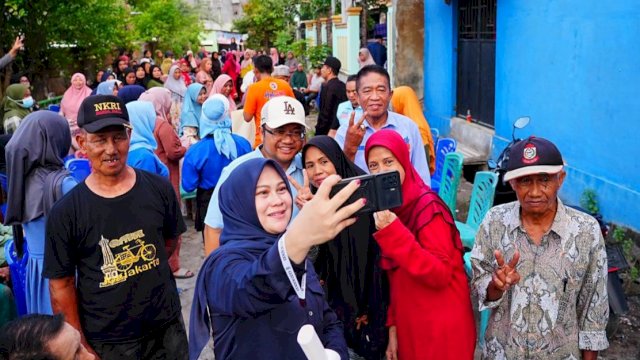 Calon Wakil Bupati Gowa, Darmawangsyah Muin saat bersilaturahmi dengan warga Desa Taeng, Kecamatan Pallangga, Kabupaten Gowa, Sabtu (16/11/2024). (Foto: Istimewa)