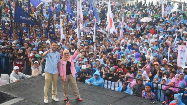 Suasana kampanye akbar pasangan Andi Seto Asapa-Rezki Mulfiati Lutfi (Sehati) di Lapangan Tugu MNEK, Pantai Losari, Makassar, Minggu (17/11/2024). (Foto: Istimewa)