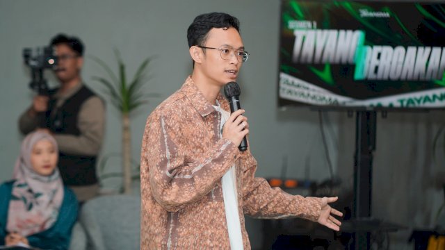 Calon Wakil Wali Kota Makassar, Ilham Ari Fauzi Amir Uskara saat berdialog dengan para milenial di Kota Makassar belum lama ini. (Foto: Istimewa)