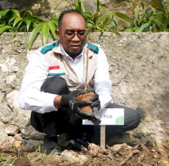 Bersama Kementerian Desa dan Pembangunan Daerah Tertinggal, YBM PLN Menjejak Manfaat di 10 Desa Cahaya Sulselrabar