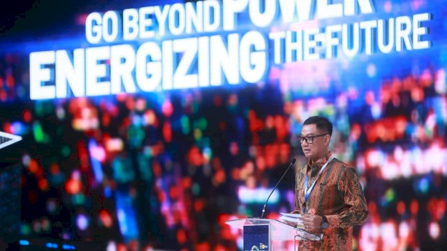 Direktur Utama PLN, Darmawan Prasodjo saat memberikan sambutan pada Electricity Connect 2024 di Jakarta Convention Center, Rabu (20/11/2024). (Foto: Dok. Humas PLN)