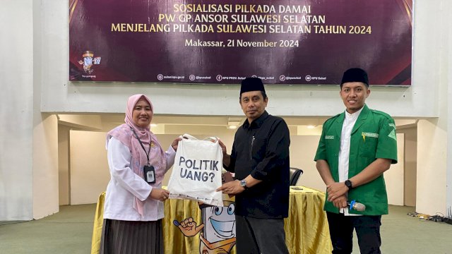 KPU Sulsel menggandeng PW GP Ansor Sulsel melakukan sosialisasi Pemilu damai dan bersih di kampus Universitas Islam Makassar (UIM), Kamis (21/11/2024). (Foto: Istimewa)